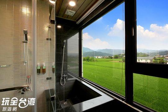 Bathroom, Easylife BnB in Yilan