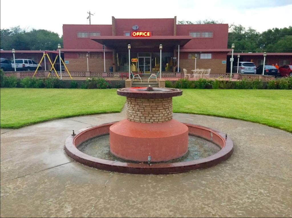 Western Skies Motel — Hotel in Clarendon (TX)