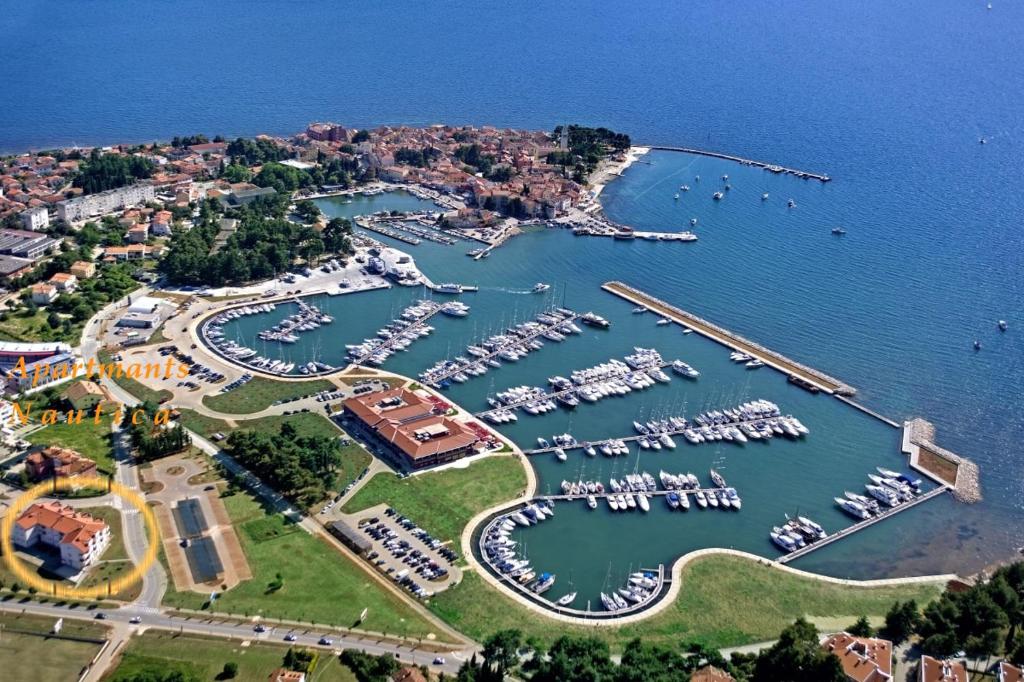 Apartments Nautica — Hotel in Novigrad