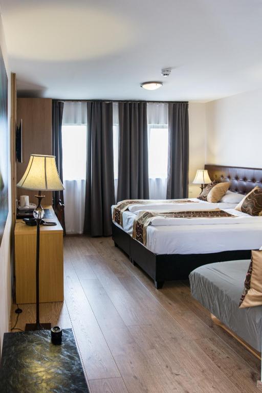 โรงแรมแจสซ์ (Hotel Jazz)
