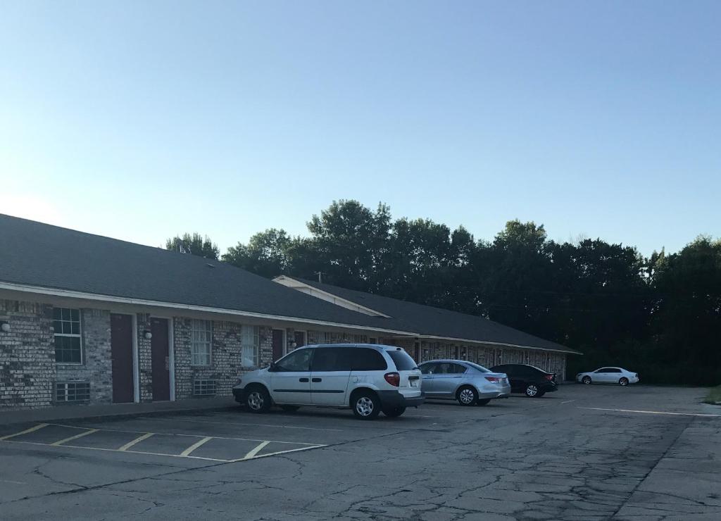 Relax Inn Henryetta photo