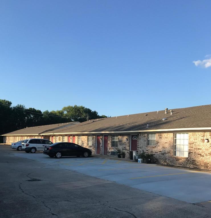 Relax Inn Henryetta photo