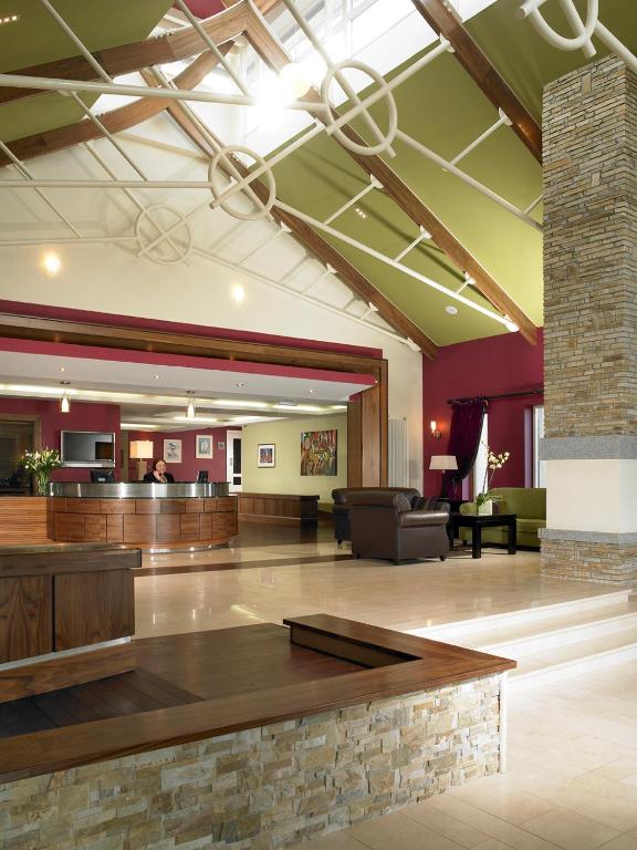 Horse & Jockey Hotel photo