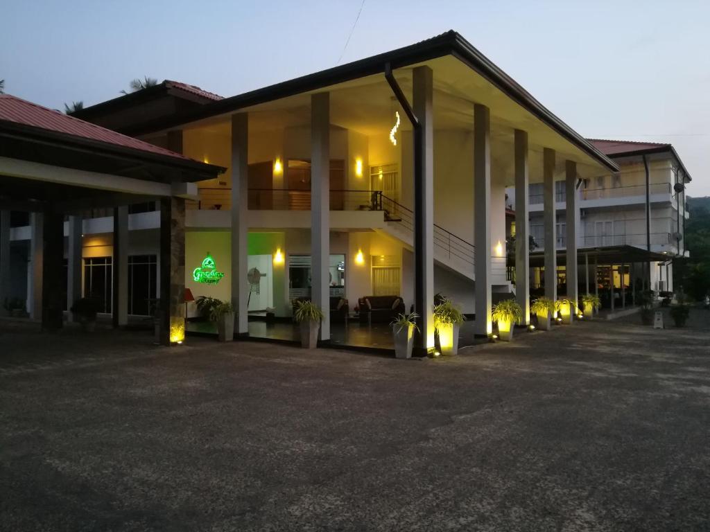 Grindlays Regency Hotel photo