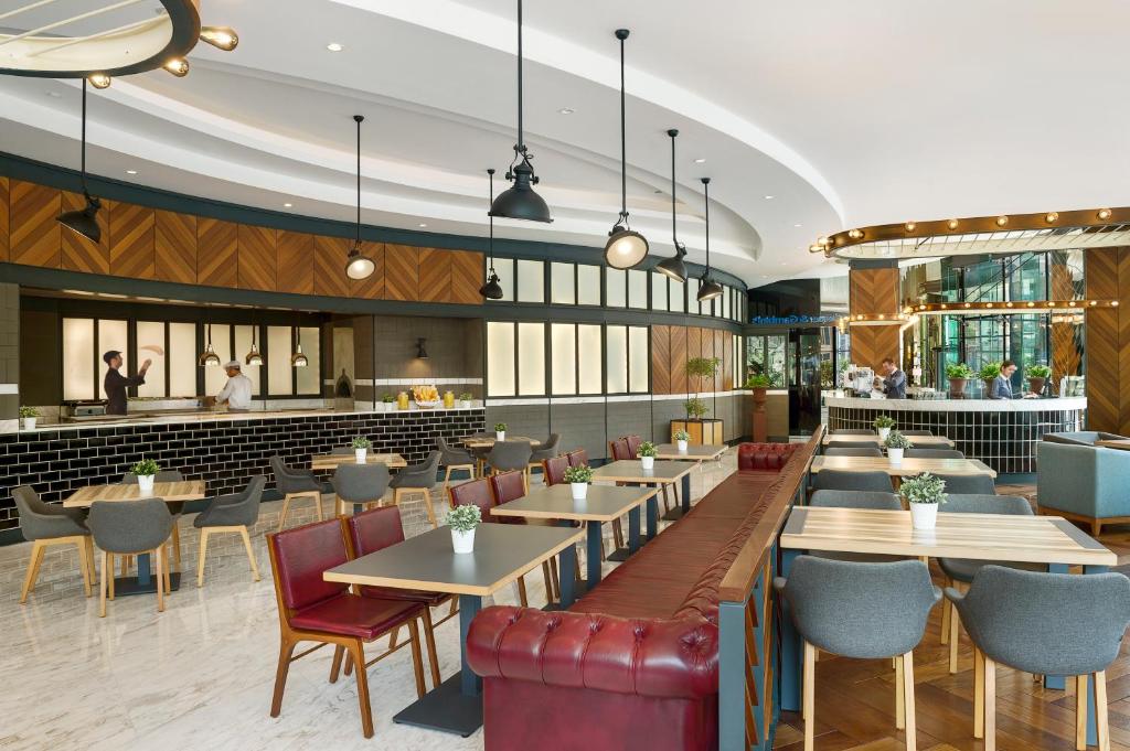 Hotel Dining