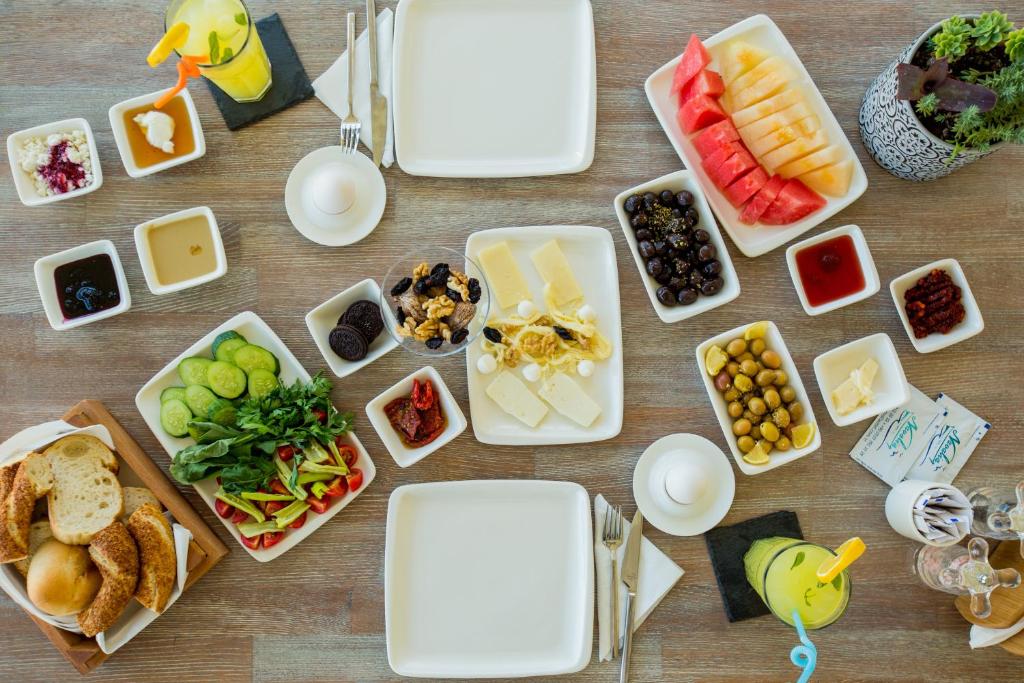 Navalia Hotel — Restauracje i bary in Foca, Izmir