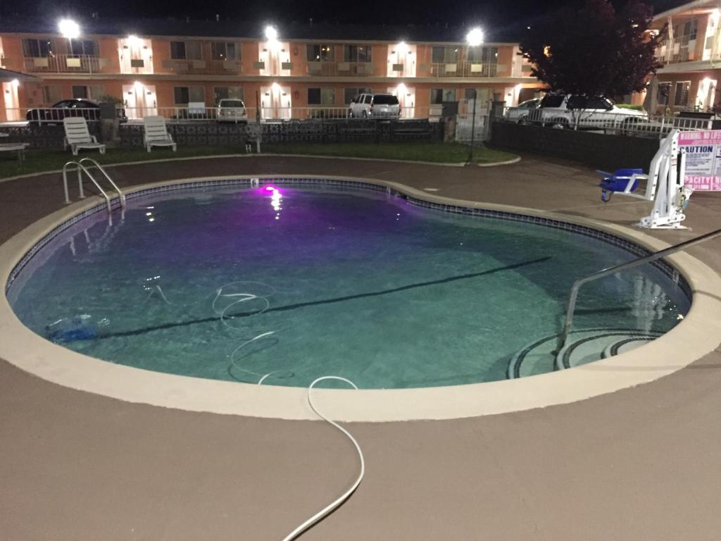 Americas Best Value Inn Red Bluff photo
