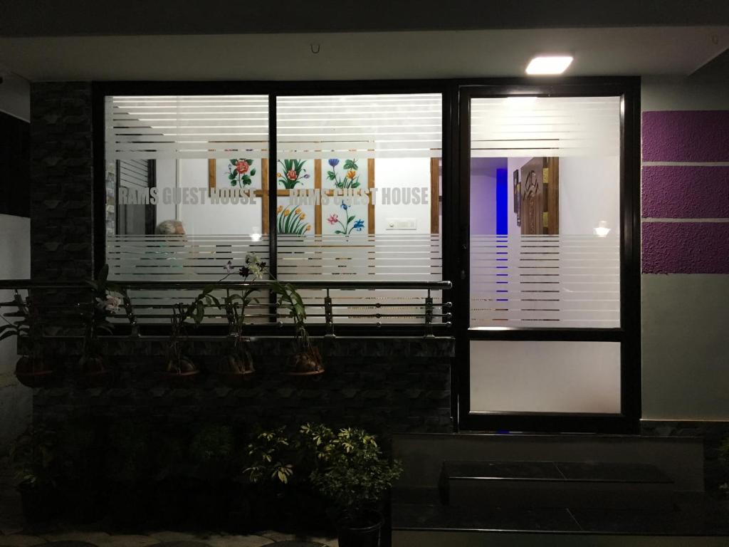 Rams Guest House Near Lulu Mall photo