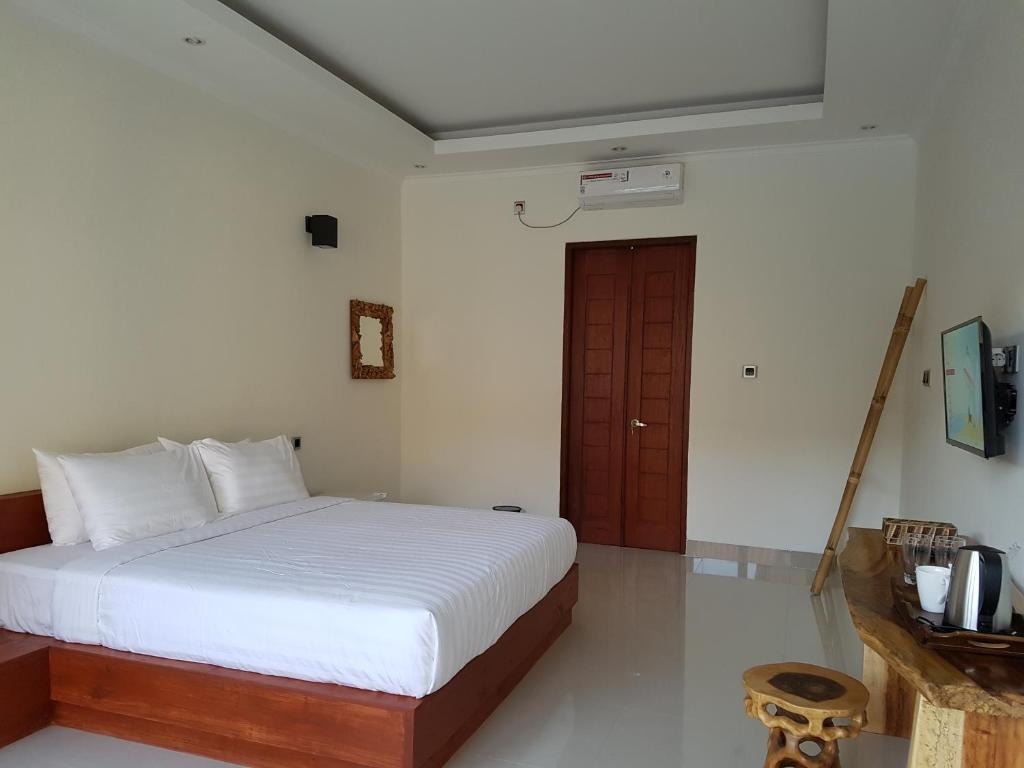Villa Pine Tree photo