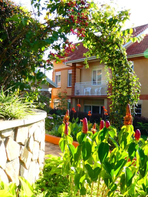 Pineapple Guest House Entebbe photo