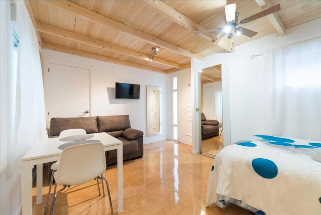 Studio Las Palmas Central Rooms - 2