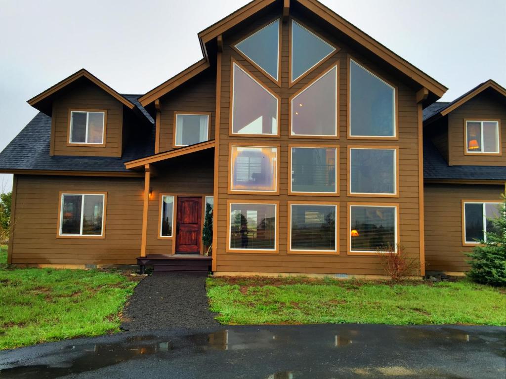 Beautiful McCall Cabin Perfect for Families! (ID) reviews, prices of Hotels