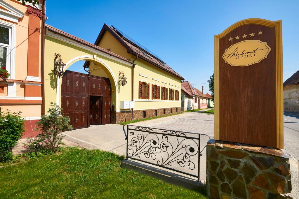 Resort Ambient — Hotel in Cristian