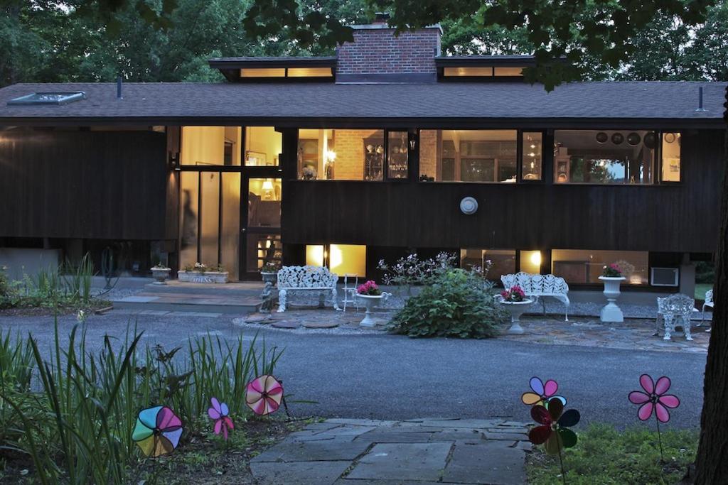 The Cottage, Stockbridge