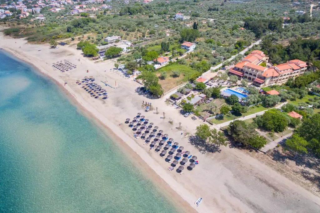 Atrium Hotel Thassos, hotel in Potos