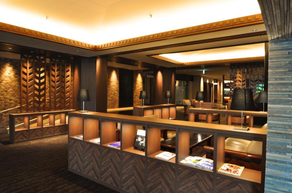 Front desk [24-hour]