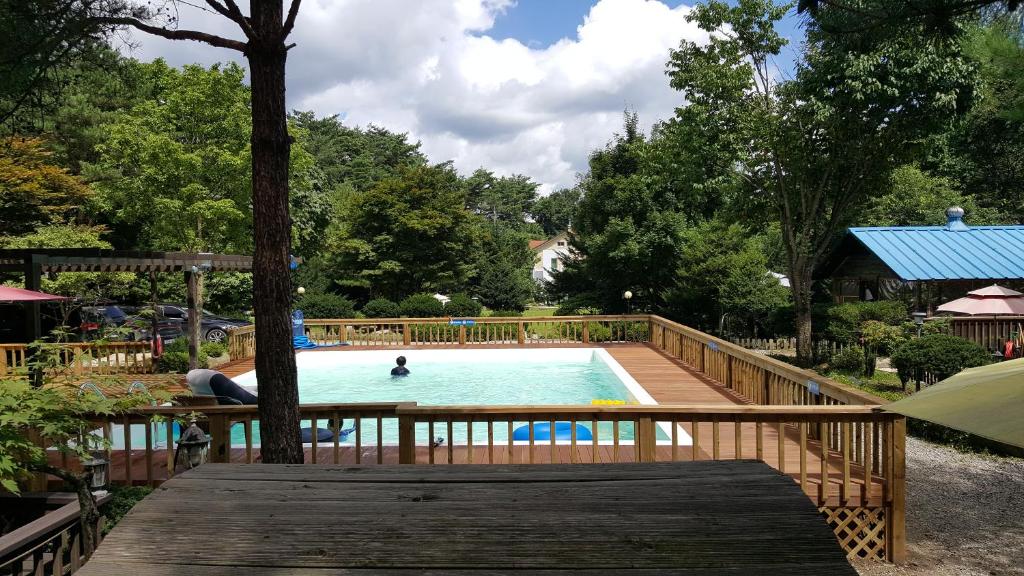 Swimming pool