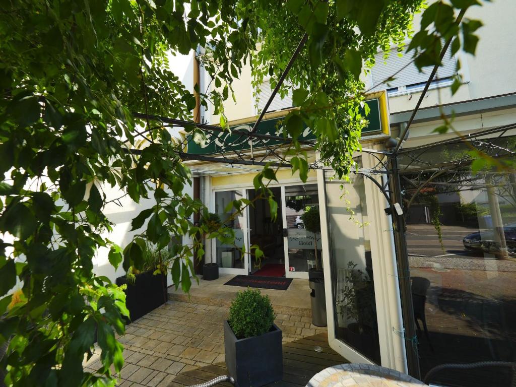 Hotel Westend photo