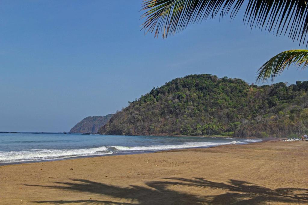 ชายหาด