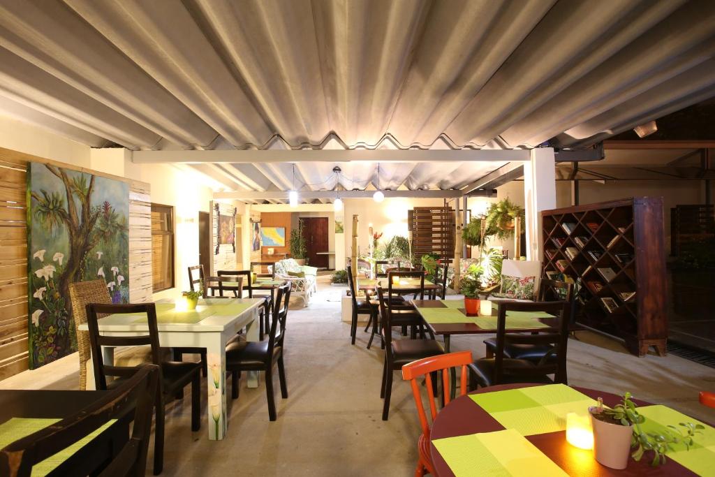 Restaurant, Casa Maria Aeropuerto B&B in Alajuela