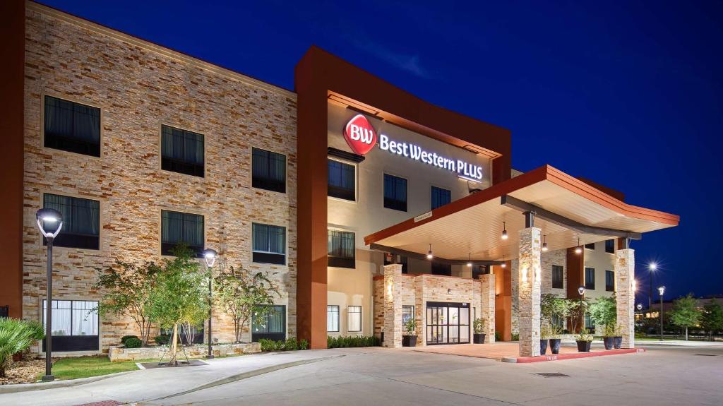 Best Western Plus College Station Inn and Suites photo