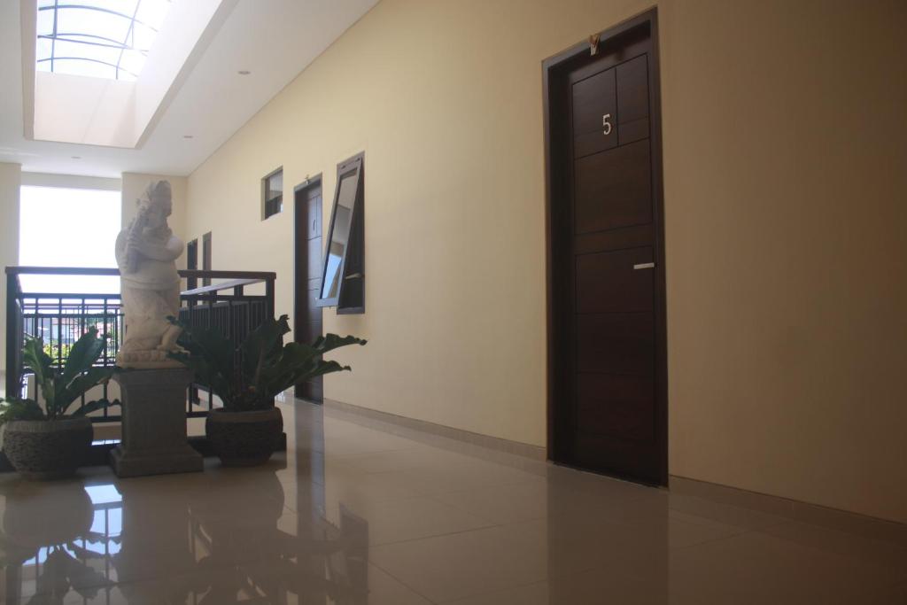 MANDARI HOTEL SINGARAJA photo