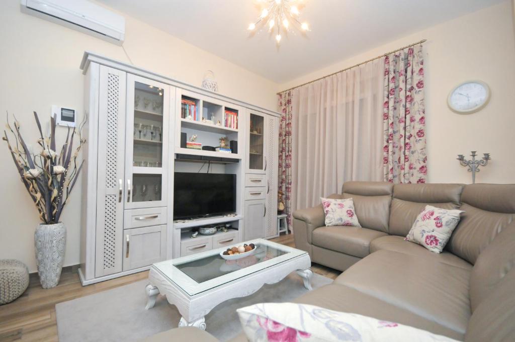 Lux Apartments MMS - 4