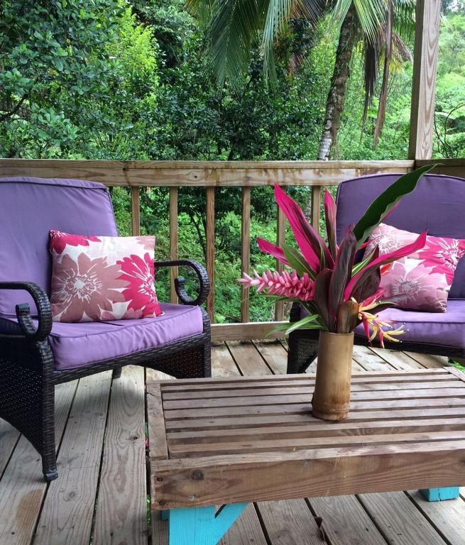 Balcony/terrace, Roots Jungle Retreat in Marigot