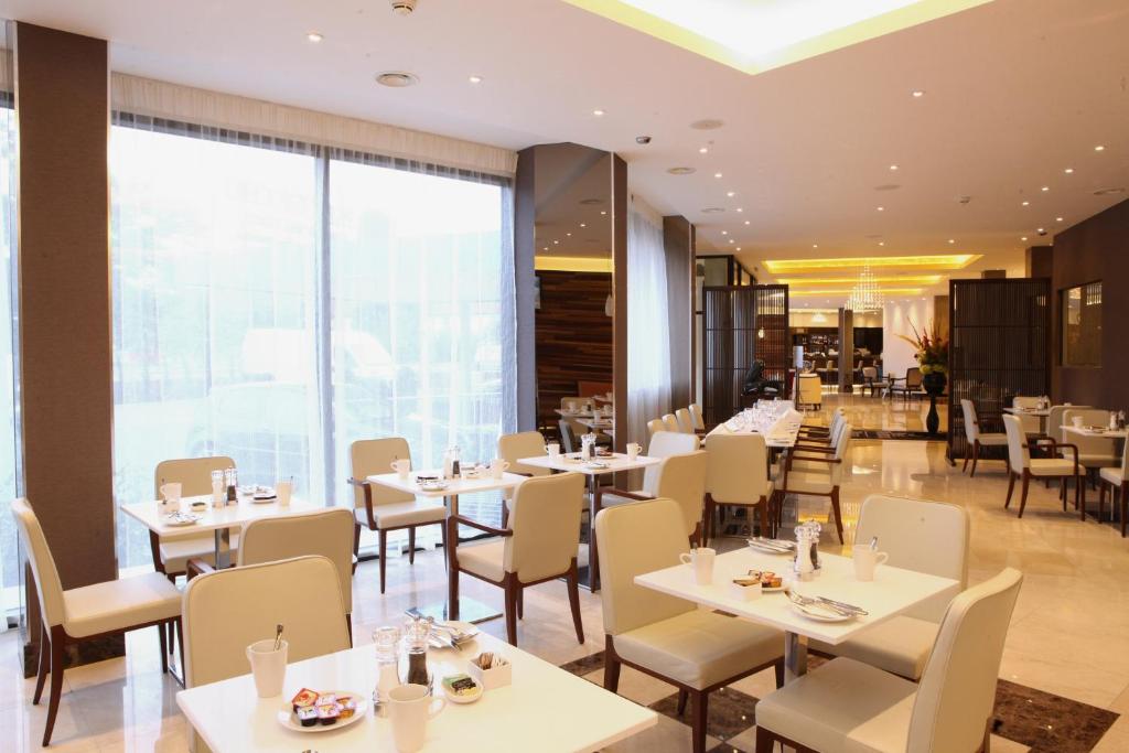Park Grand Heathrow 객실