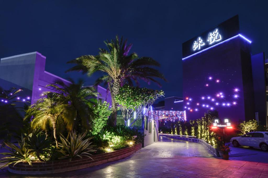 M Hotel photo