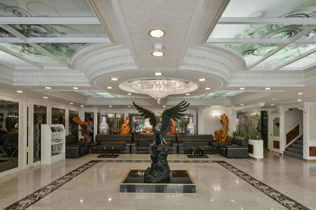 EVERLUCK HOTEL photo