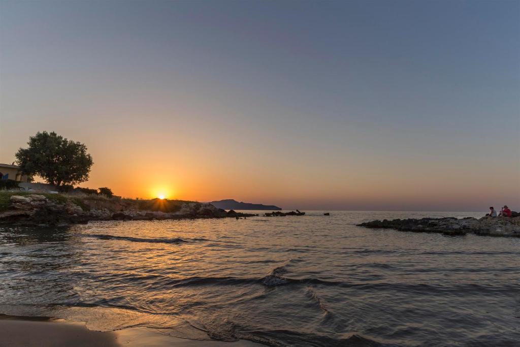 Kalamaki Luxury Suites — Hotel in Crete Island