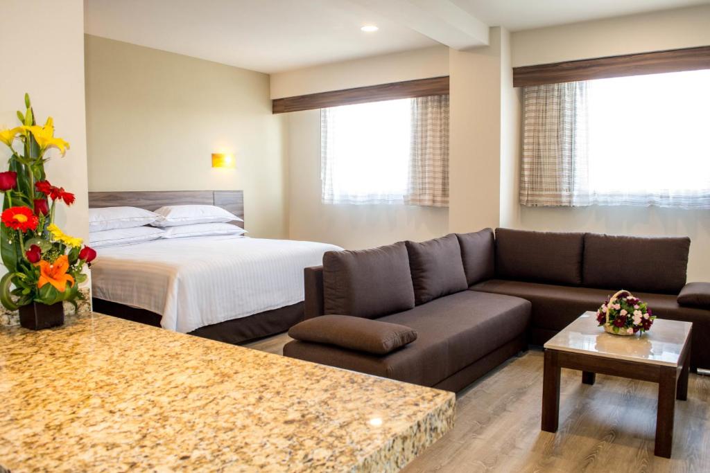 Hotel Crown Victoria - 3