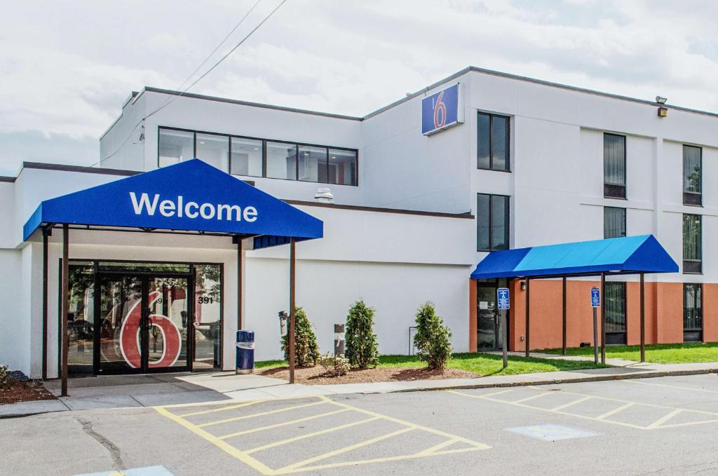 Motel 6-Brockton, MA, Brockton