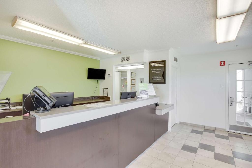 Studio 6-Stafford, TX - Houston - Sugarland photo