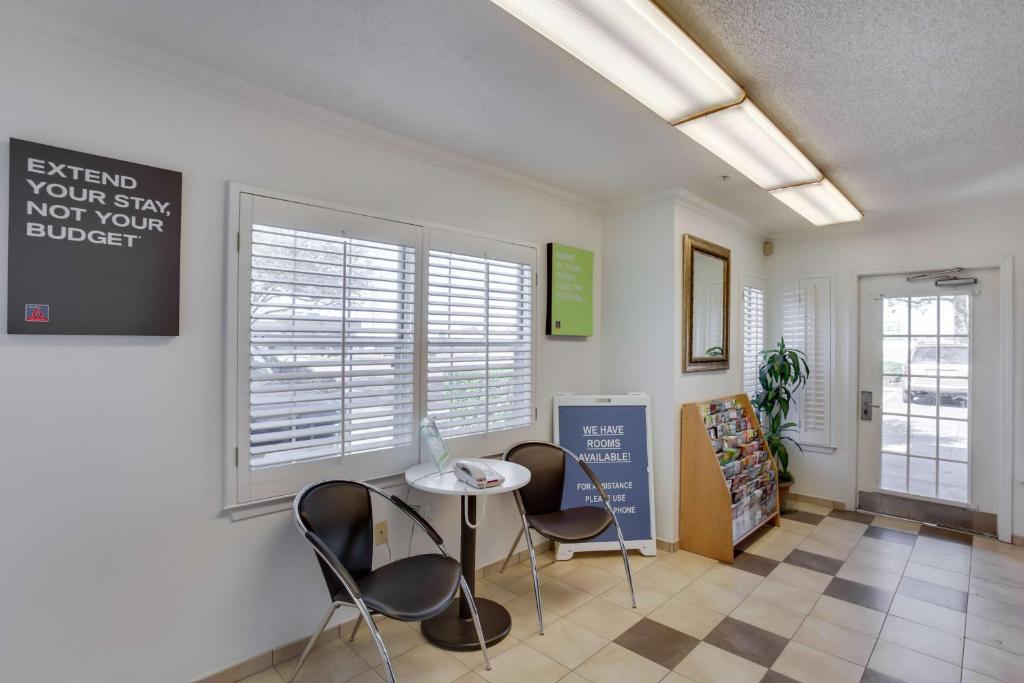 Studio 6-Stafford, TX - Houston - Sugarland photo
