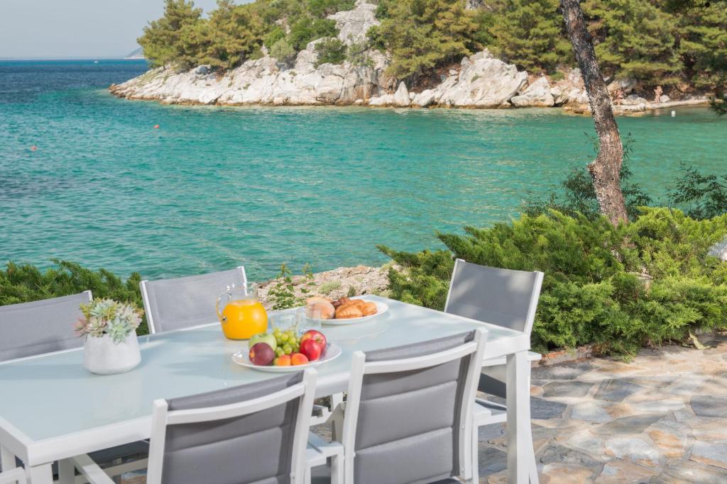 Amicasa Private Seaside Suite photo