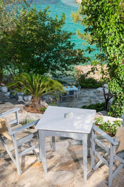 Amicasa Private Seaside Suite photo