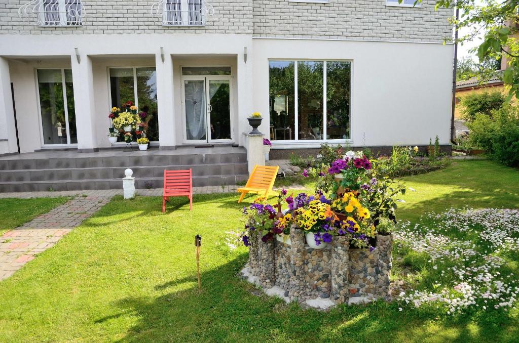 Garden, Oti Guesthouse in Tallinn
