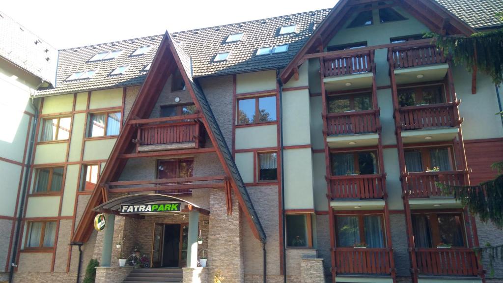FATRAPARK 1 U SOVICKY studio, kuchynka, kupelna,s balkonom gratis parkovanie v podzemnej garazi photo