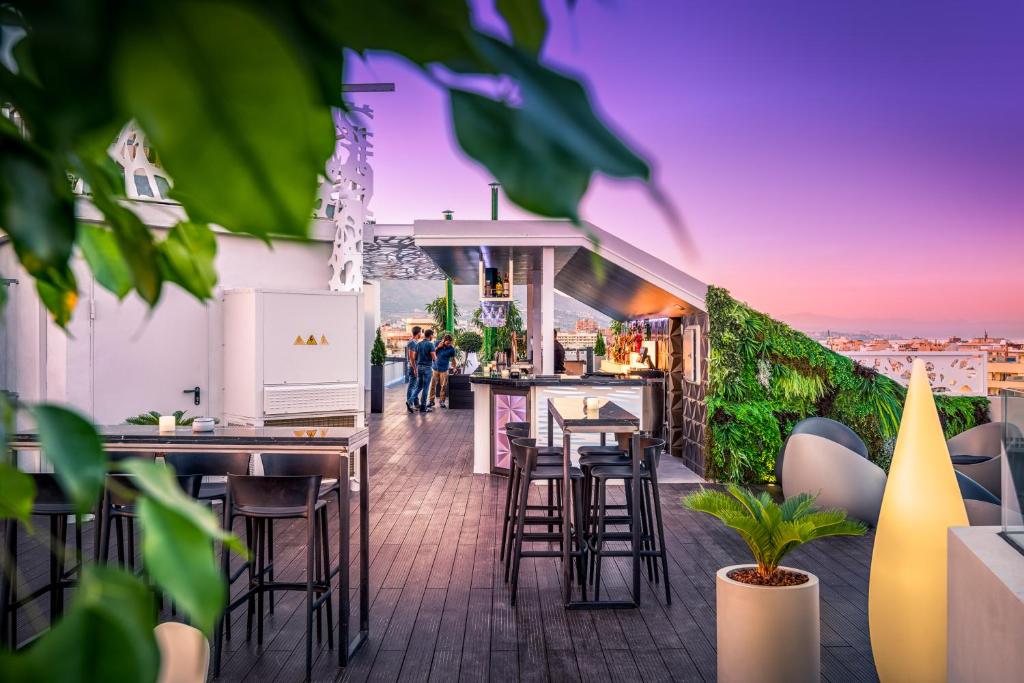 Veramar Aparthotel — Restaurant & bars in Fuengirola, Andalusia