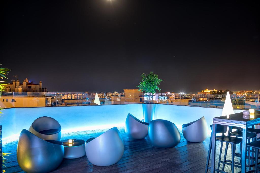 Veramar Aparthotel — Restaurant & bars in Fuengirola, Andalusia
