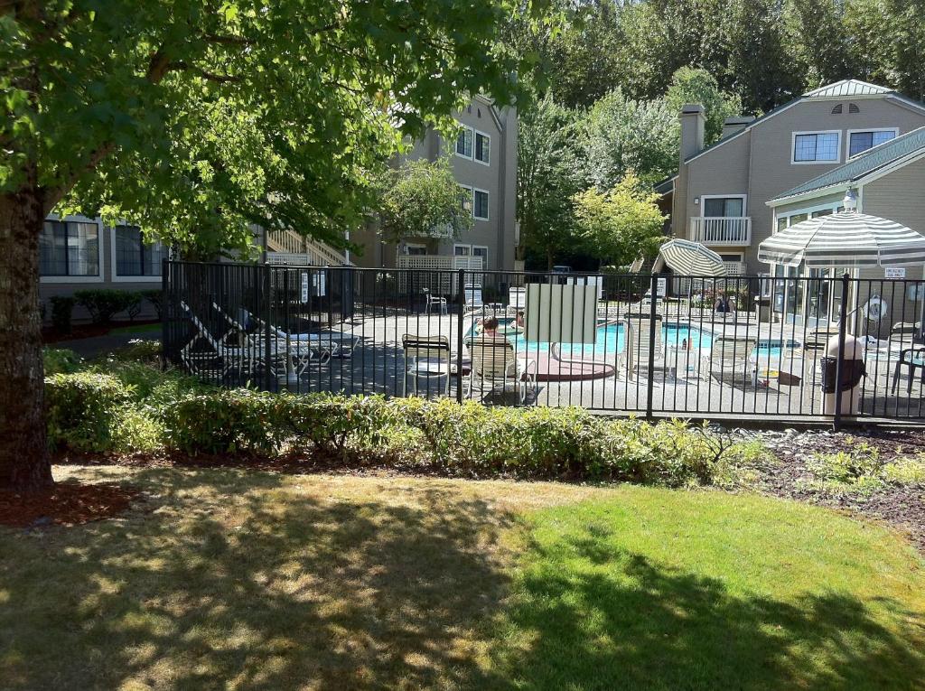 Hawthorn Suites - Seattle South/Kent Photo 3