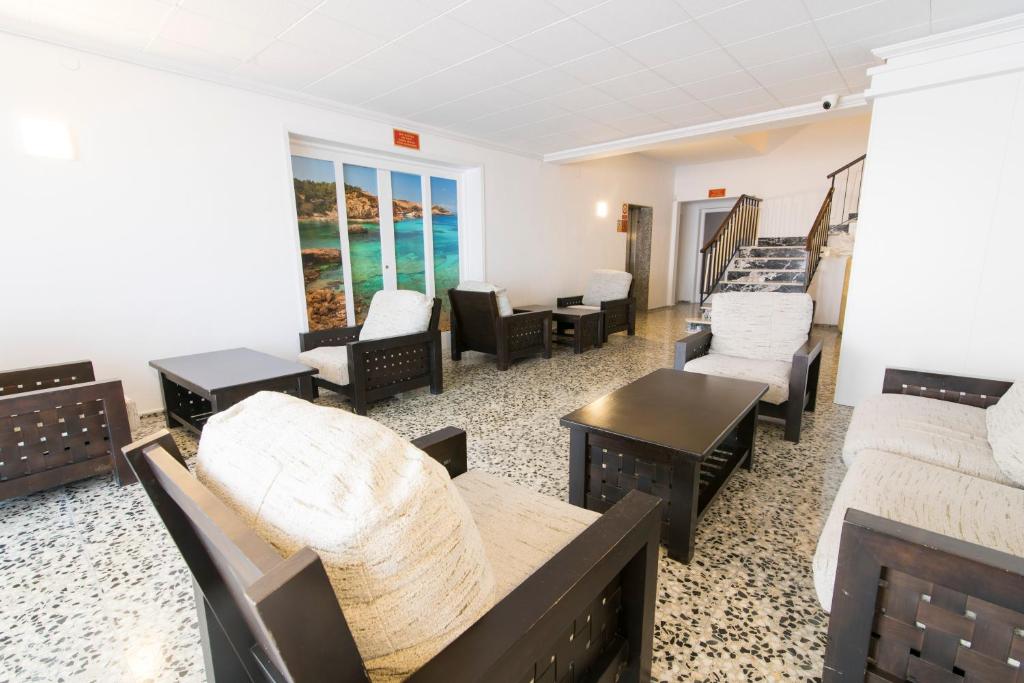 azuLine Hotel S'Anfora & Fleming — Hotel building in San Antonio, Balearic Islands