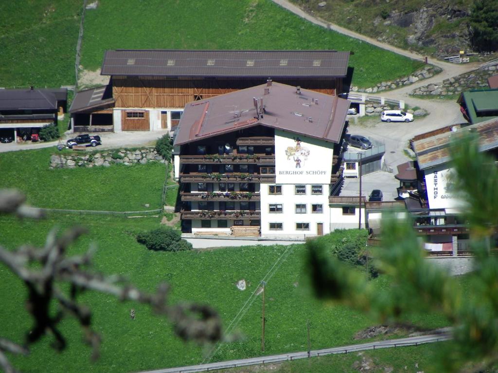 Gästehaus Berghof Schöpf - 4