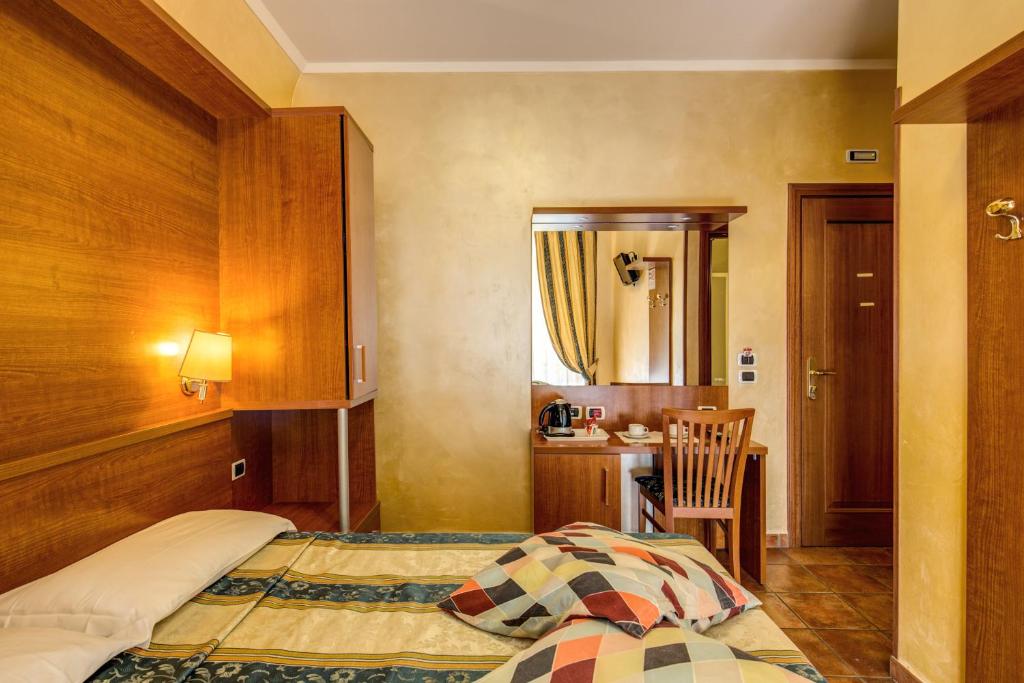 Hotel Maryelen photo