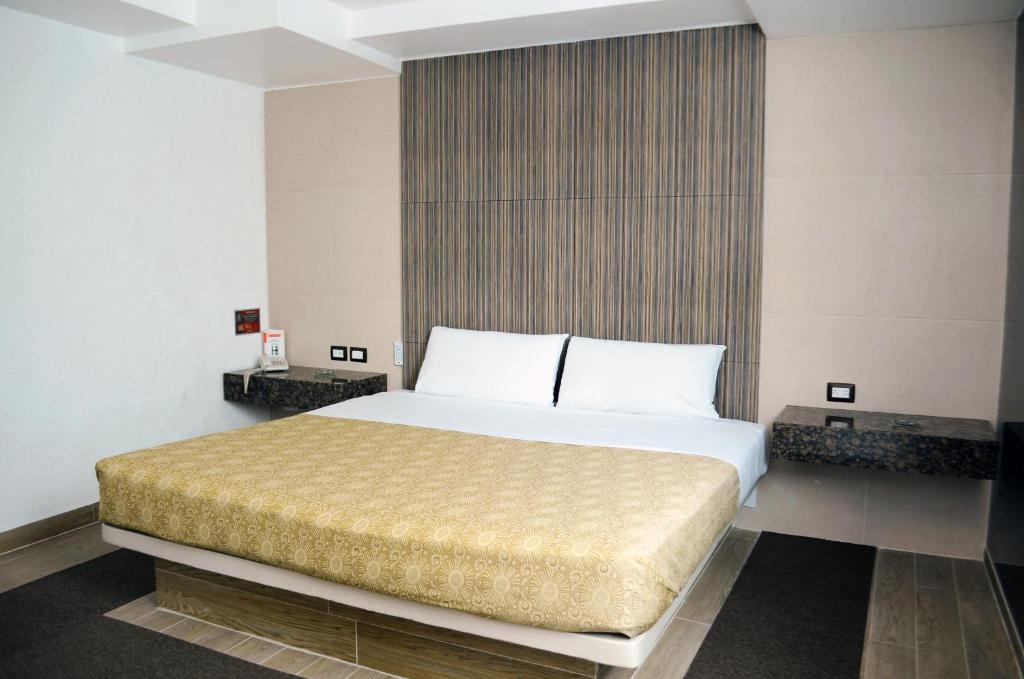 Hotel Santa Cruz — Hotel in Mexico City