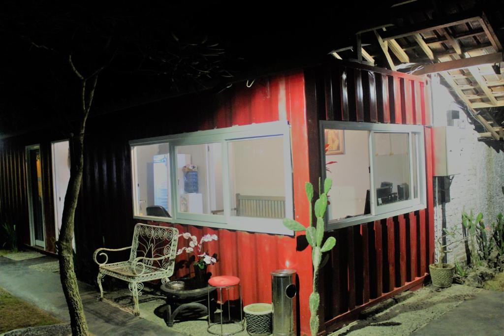 Kubu container photo