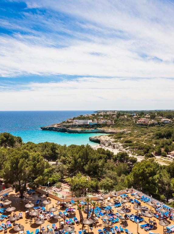 Globales Samoa — Attractions in the area in Calas de Mallorca, Balearic Islands