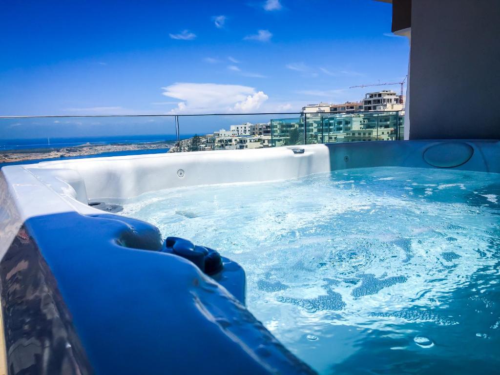 Maritim Antonine Hotel & Spa Photo 1